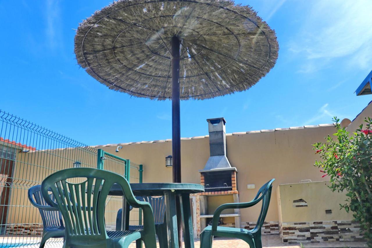 Bungalow Curro Pareja 97 Conil De La Frontera Esterno foto