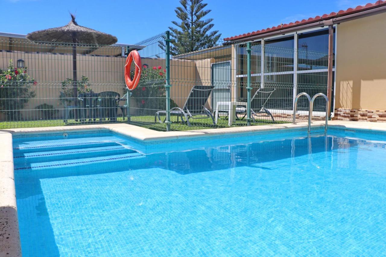 Bungalow Curro Pareja 97 Conil De La Frontera Esterno foto